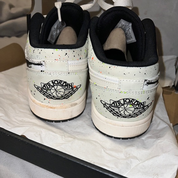 Jordan 1 Low “Brushstroke” - Picture 6 of 8